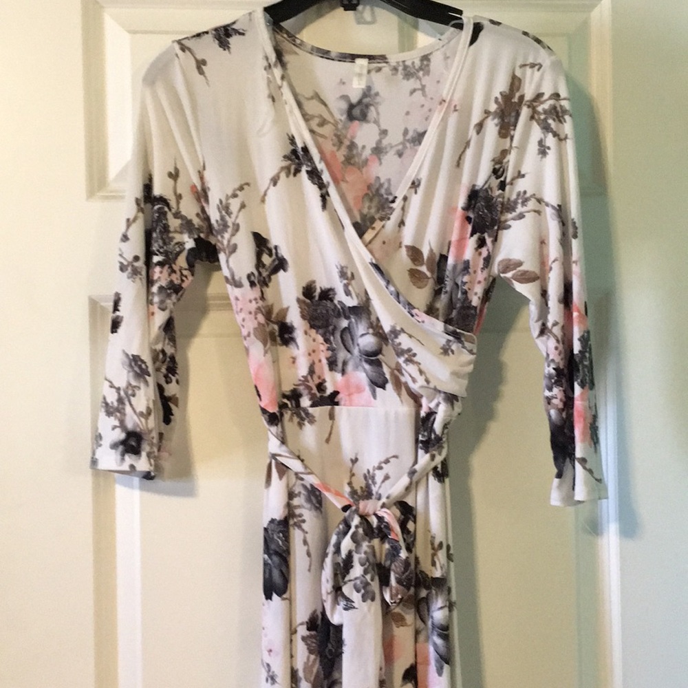 Pink Blush Floral Maternity Maxi Dress size M